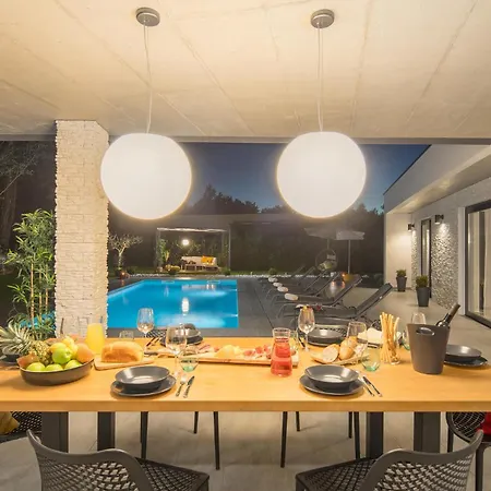 Awesome In With Jacuzzi Tatil Evi
