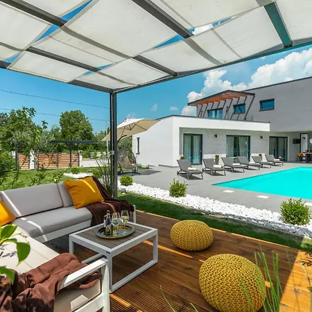 Awesome In With Jacuzzi Casa vacanze *