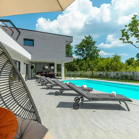 Casa vacanze Awesome In With Jacuzzi *