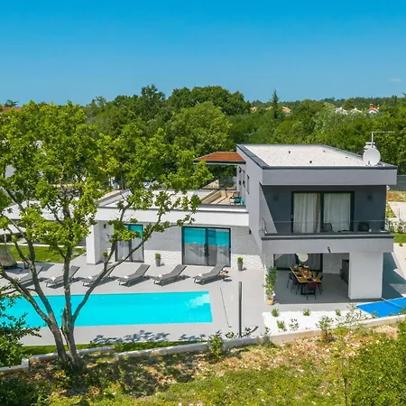 Casa vacanze Awesome In With Jacuzzi