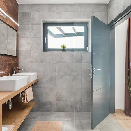 Awesome In With Jacuzzi Sivati